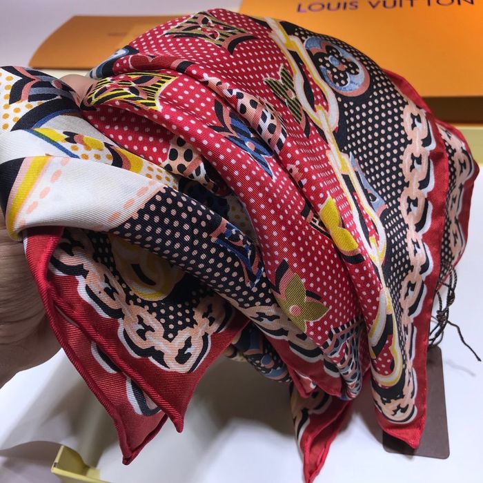 Louis Vuitton Scarf LVS00101